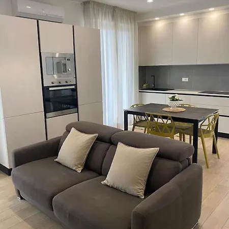 Daire Maurizio's House